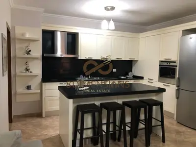 Appartamento 2+1 in vendita a Liqeni i Thatë, Tirana, 140 m². Foto 2 di 9