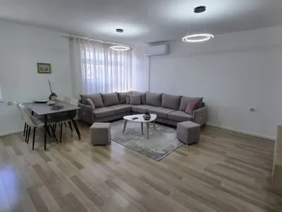 Apartament 1+1 në shitje në Rruga Bardhyl, Tiranë, 61 m². Foto 12 nga 12
