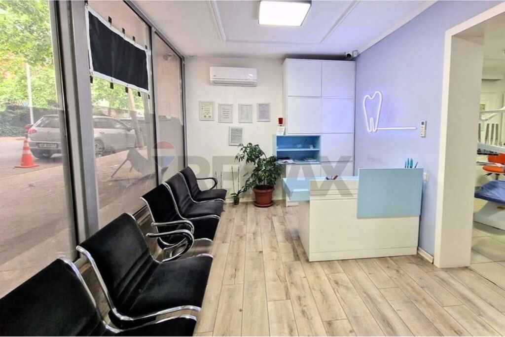 Shop for sale in Rruga Myslym Keta, Tirana, 37 m². Photo 2 of 3