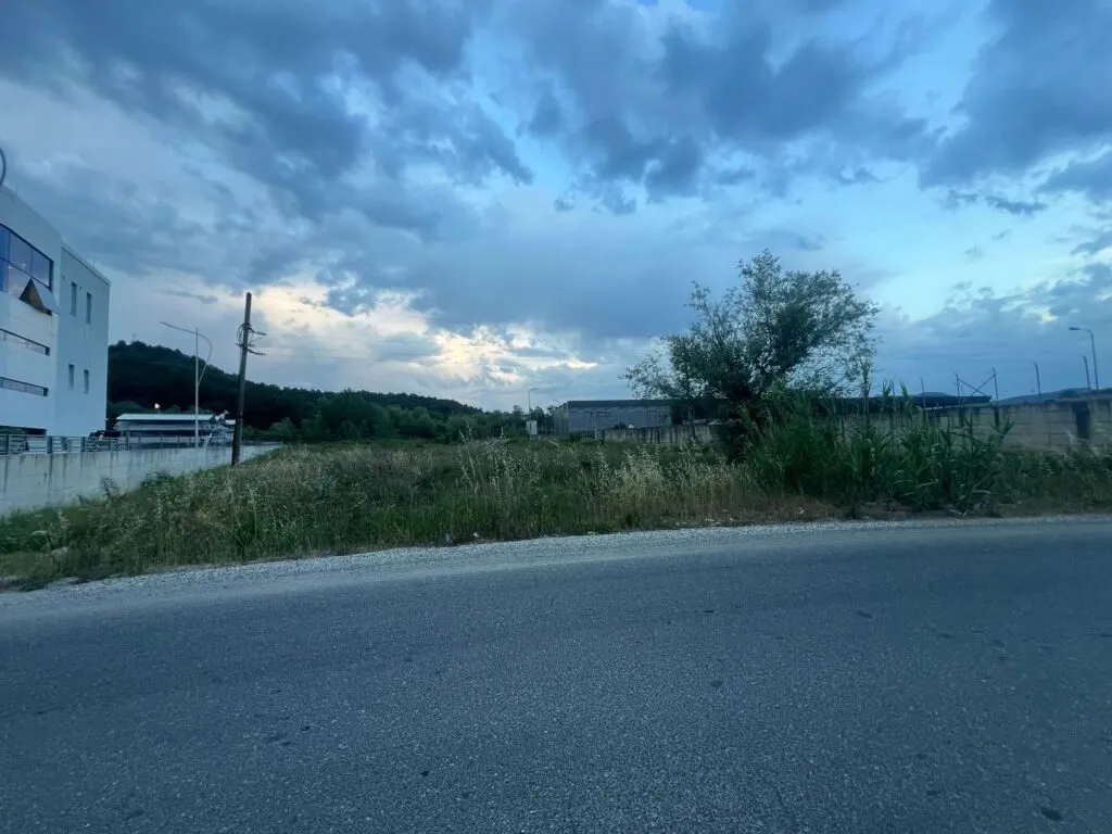Tokë në shitje në Fushe Preze, Tiranë, 3 500 m². Foto 1 nga 1