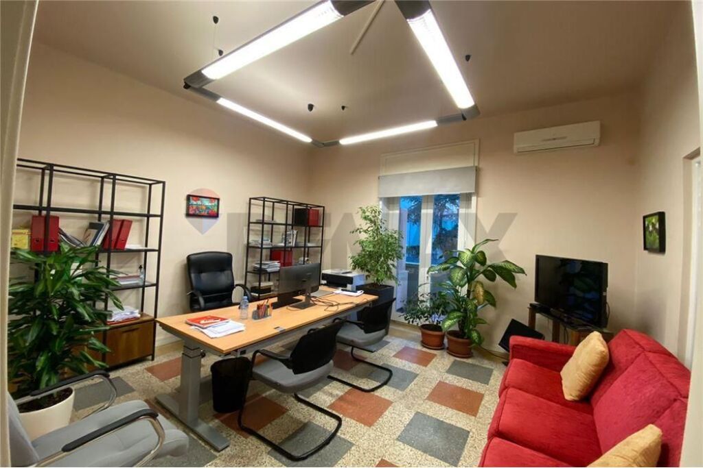 Office for rent in Blloku, Tirana, 40 m². Photo 1 of 3