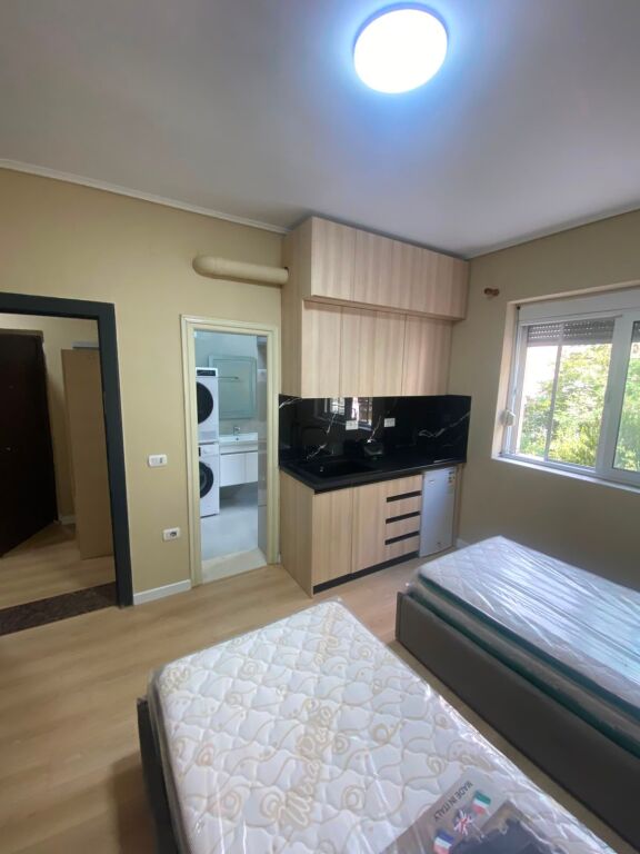 Studio for rent in 21 Dhjetori, Tirana, 40 m². Photo 2 of 3