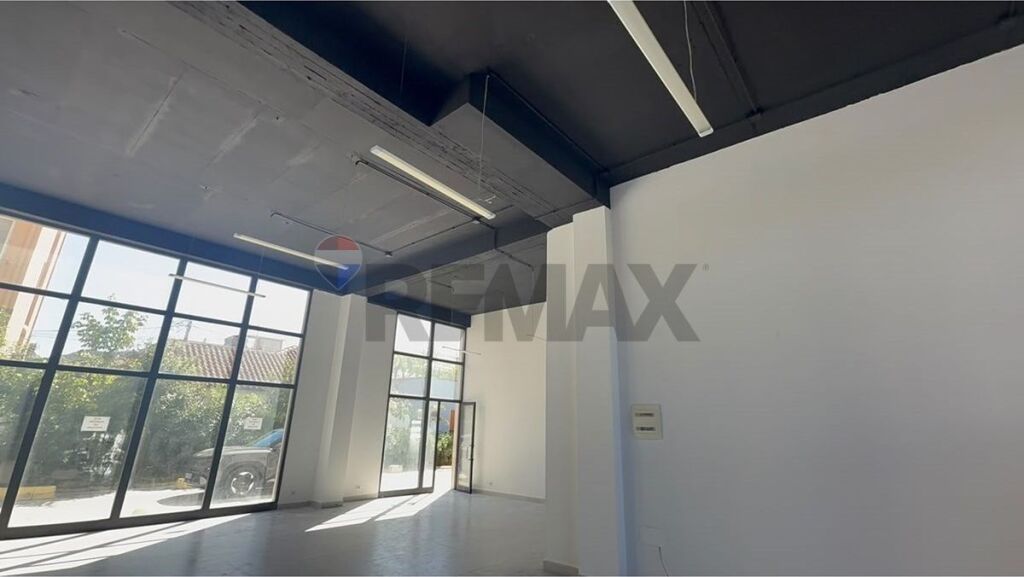 Negozio in affitto a Yzberisht, Tirana, 132 m². Foto 2 di 3