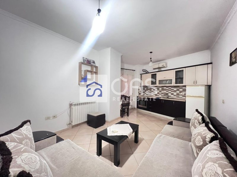 Appartamento 1+1 in affitto a Porcelan, Tirana, 70 m²