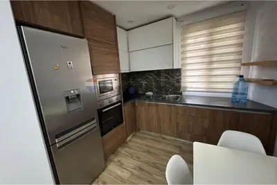 Apartament 2+1 në shitje në Shkolla Bajram Curri, Tiranë, 84 m². Foto 2 nga 4