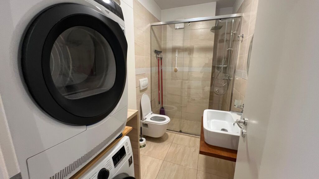 Apartment 1+1 for sale in Rruga Siri Kodra, Tirana, 65 m². Photo 1 of 3