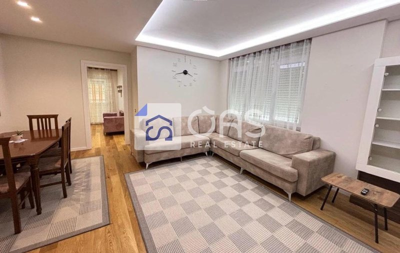 Appartamento 3+1 in affitto a Pazari i Ri, Tirana, 100 m²