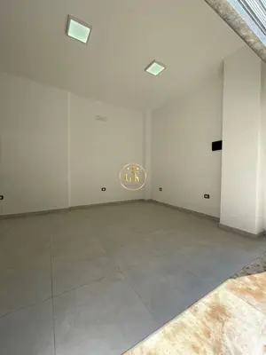Commercial space for sale in Rruga Paskal Prodani, Durrës, 20 m². Photo 1 of 4