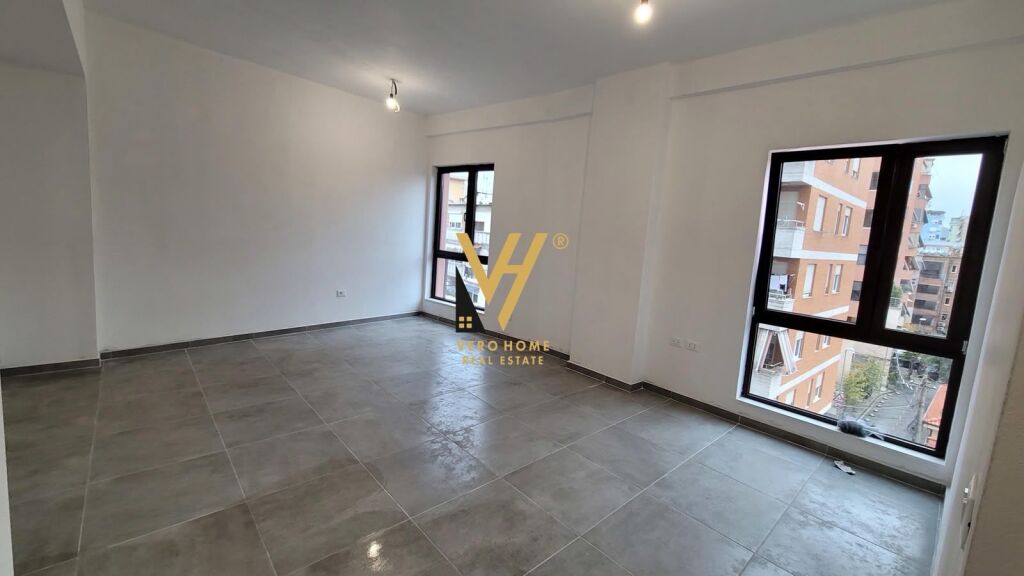 Ufficio in affitto a Myslym Shyri, Tirana, 66 m²