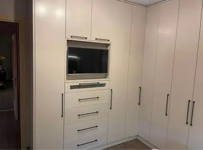 Apartament 2+1 me qera në Pallati me Shigjeta, Tiranë, 102 m². Foto 5 nga 8