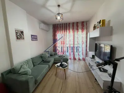 Apartament 2+1 me qera në Ish Fusha e Aviacionit, Tiranë, 95 m². Foto 2 nga 11