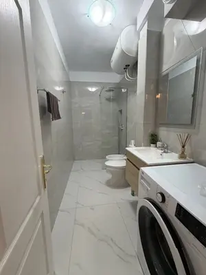 Apartament 2+1 me qera në Pazari i Ri, Tiranë, 100 m². Foto 5 nga 9