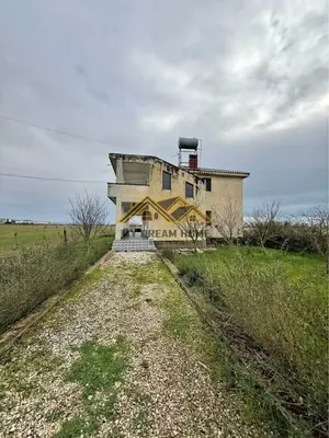 Vilë 2+1 në shitje në Bisht Kamez, Durrës, 500 m². Foto 1 nga 10