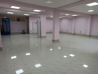 Dyqan me qera në Xhamia e Tabakeve, Tiranë, 123 m². Foto 2 nga 6