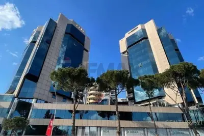 Zyrë në shitje në Bulevardi Deshmoret e Kombit, Tiranë, 16 m². Foto 3 nga 3