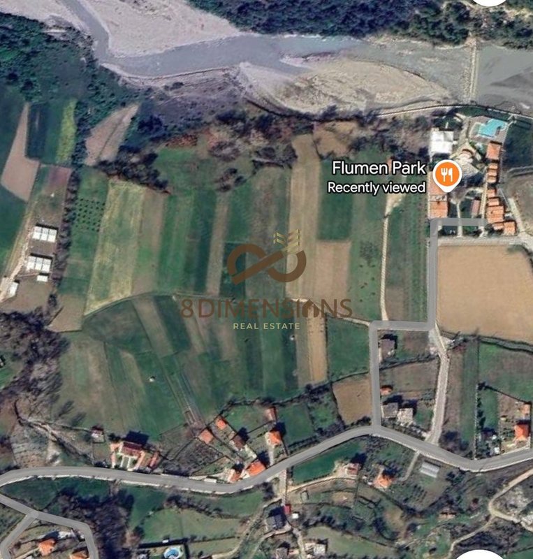 Terreno in vendita a Berzhite, Tirana, 1.400 m²
