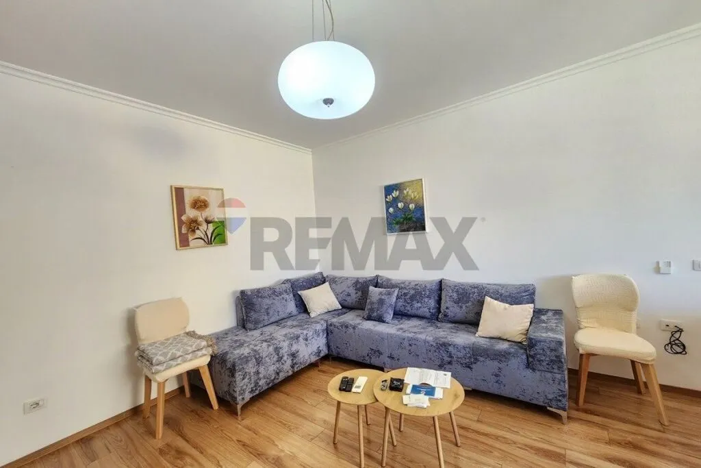 Apartament 2+1 me qera në Rruga Qemal Stafa, Tiranë, 90 m². Foto 1 nga 8