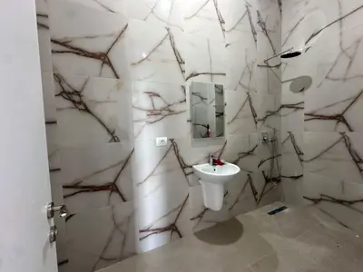 Ufficio in affitto a Posta qender, Tirana, 137 m². Foto 3 di 4