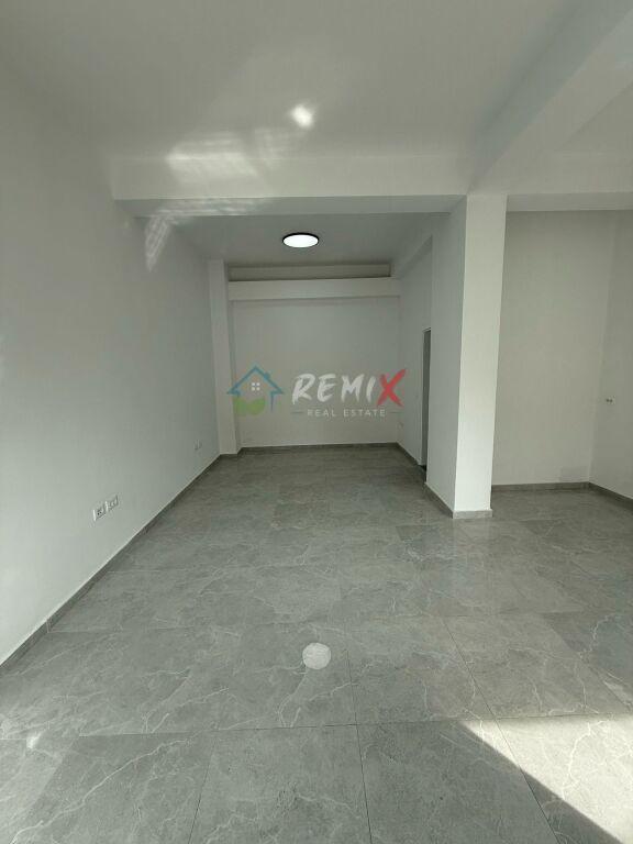 Ambient biznesi me qera në Rruga Kasem Durresi, Durrës, 46 m²