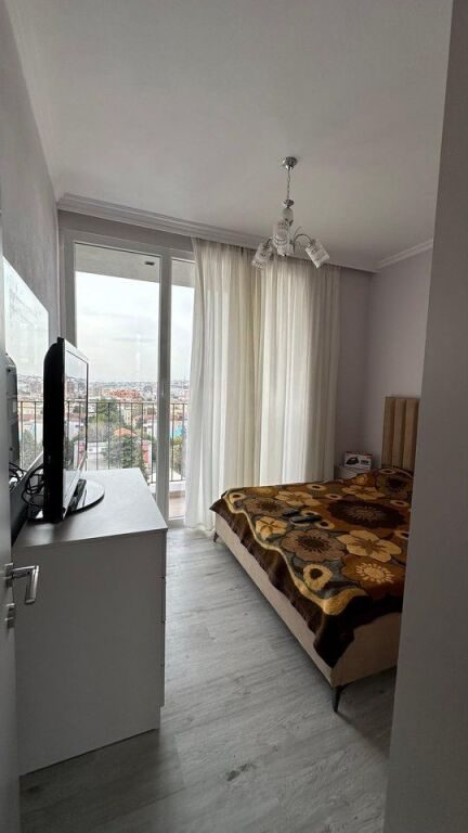 Apartment 1+1 for rent in Shkolla e Kuqe, Tirana, 65 m². Photo 1 of 3