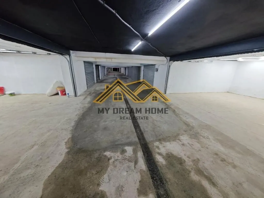 Garage for sale in Qendër, Durrës, 33 m². Photo 1 of 2