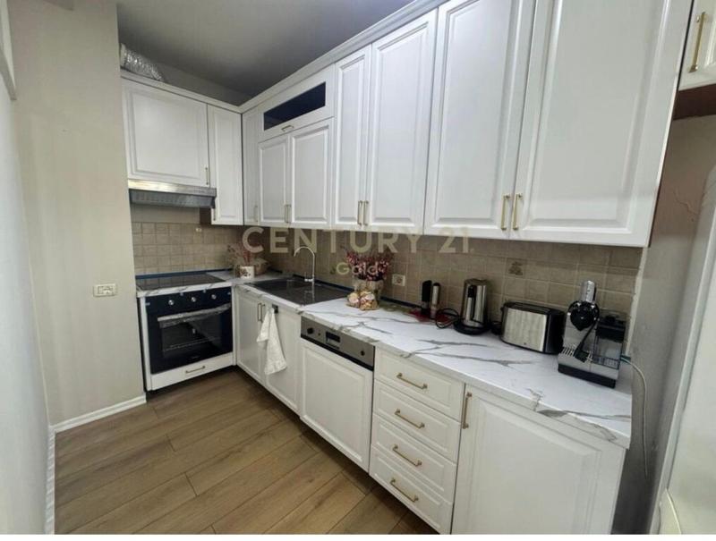Apartment 2+1 for rent in Rruga Abdi Toptani, Tirana, 115 m²