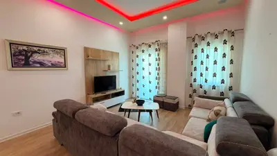 Apartament 2+1 në shitje në Liqeni i Thatë, Tiranë, 130 m². Foto 2 nga 12