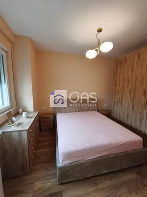 Apartament 1+1 me qera në Laprakë, Tiranë, 62 m². Foto 2 nga 7
