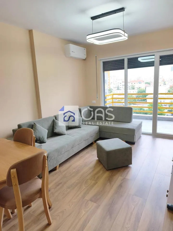 Apartament 1+1 me qera në Laprakë, Tiranë, 62 m². Foto 1 nga 7