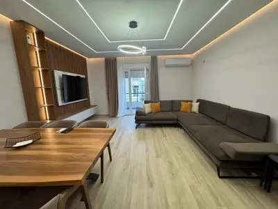 Apartament 2+1 me qera në Plazh, Durrës, 120 m². Foto 1 nga 10
