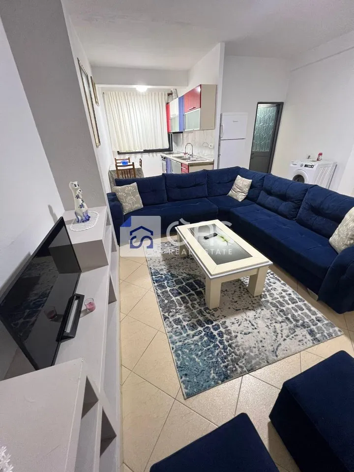 Apartament 1+1 me qera në 5 maj, Tiranë, 60 m². Foto 1 nga 3