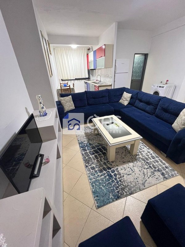 Appartamento 1+1 in affitto a 5 maj, Tirana, 60 m²