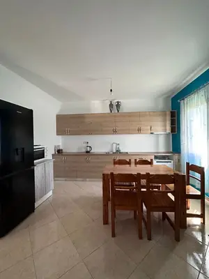 House for sale in Ish Fabrika e Tullave, Vlorë, 305 m². Photo 11 of 12
