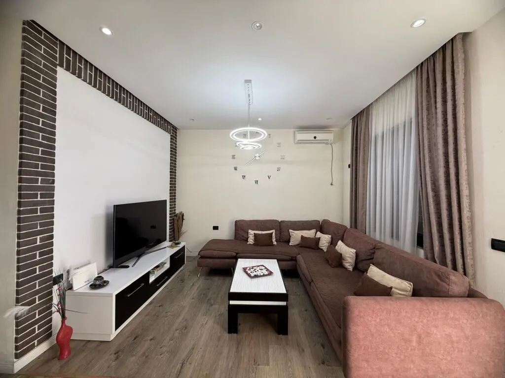 Shtëpi private 2+1 me qera në Xhafzotaj, Durrës, 100 m². Foto 1 nga 7