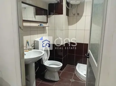 Apartament 1+1 me qera në Blloku, Tiranë, 50 m². Foto 7 nga 8
