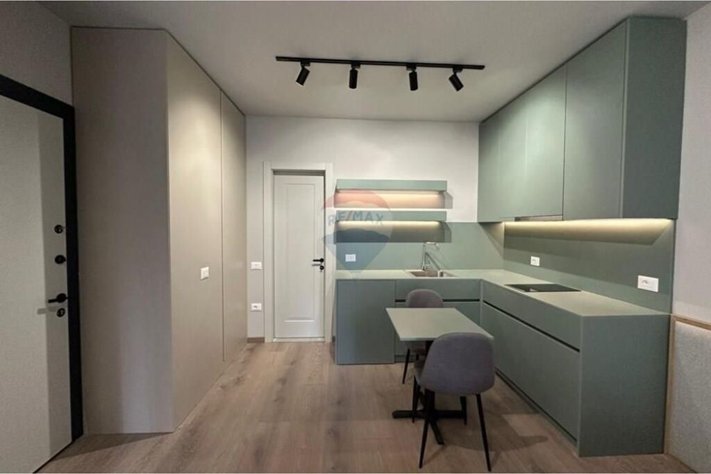 Apartment for sale in Stacioni i Trenit, Tirana, 95 m². Photo 2 of 3
