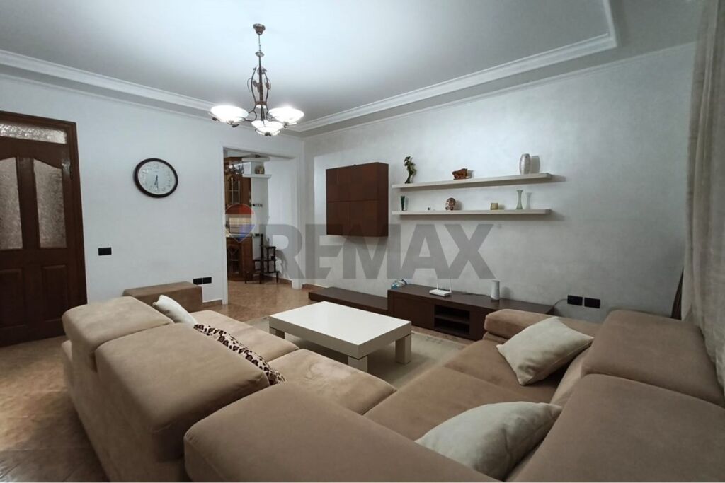 Appartamento in affitto a Myslym Shyri, Tirana, 120 m². Foto 1 di 3