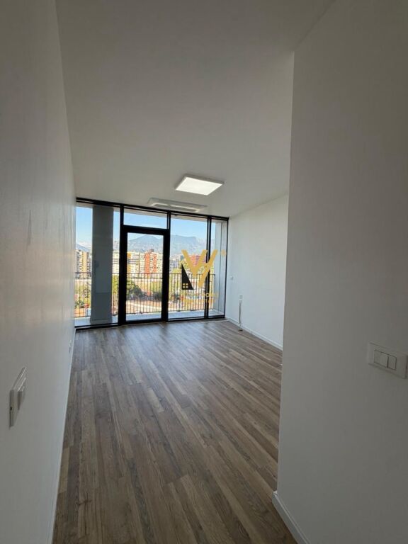 Ufficio in affitto a Lake View Residences, Tirana, 130 m². Foto 3 di 3