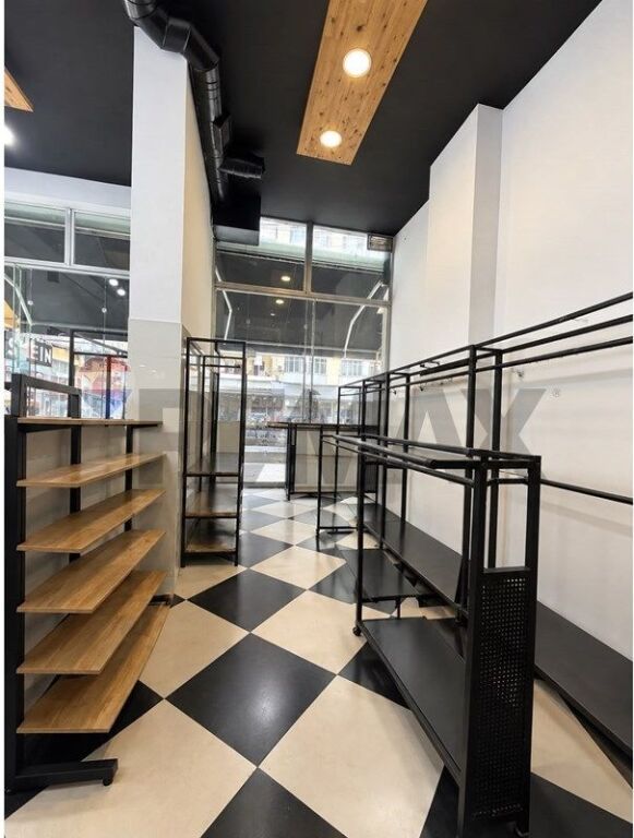 Negozio in vendita ad Astir, Tirana, 100 m²