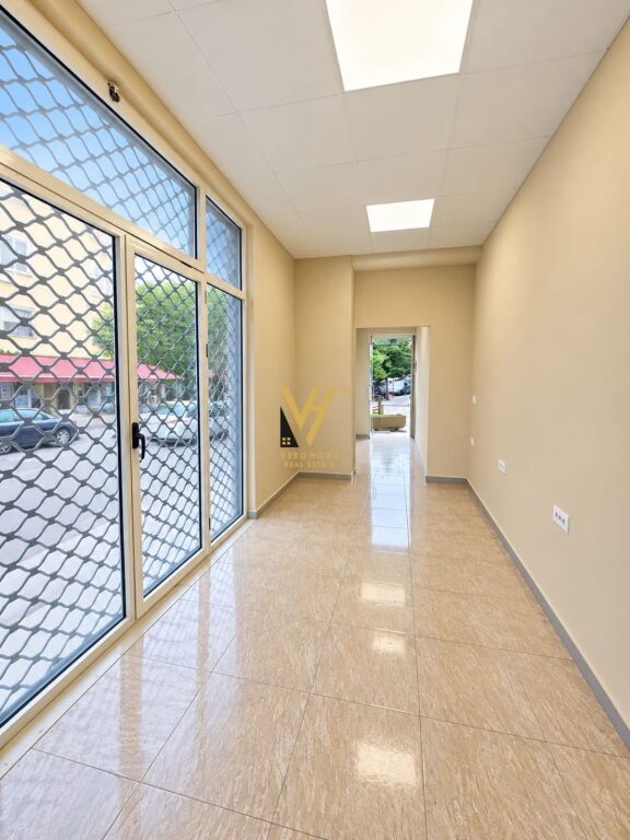 Ambient biznesi me qera në Porcelan, Tiranë, 30 m². Foto 1 nga 3