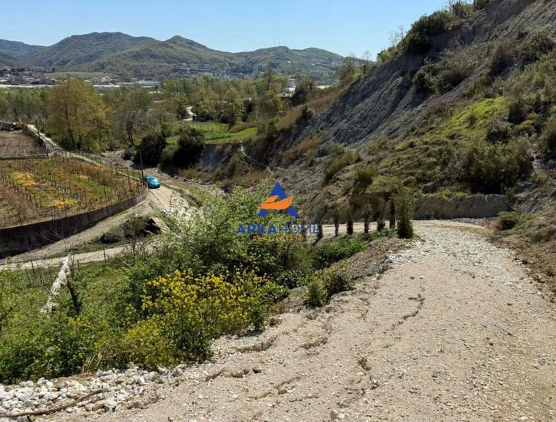 Land for sale in Kalaja e Prezës, Tirana, 200 m²