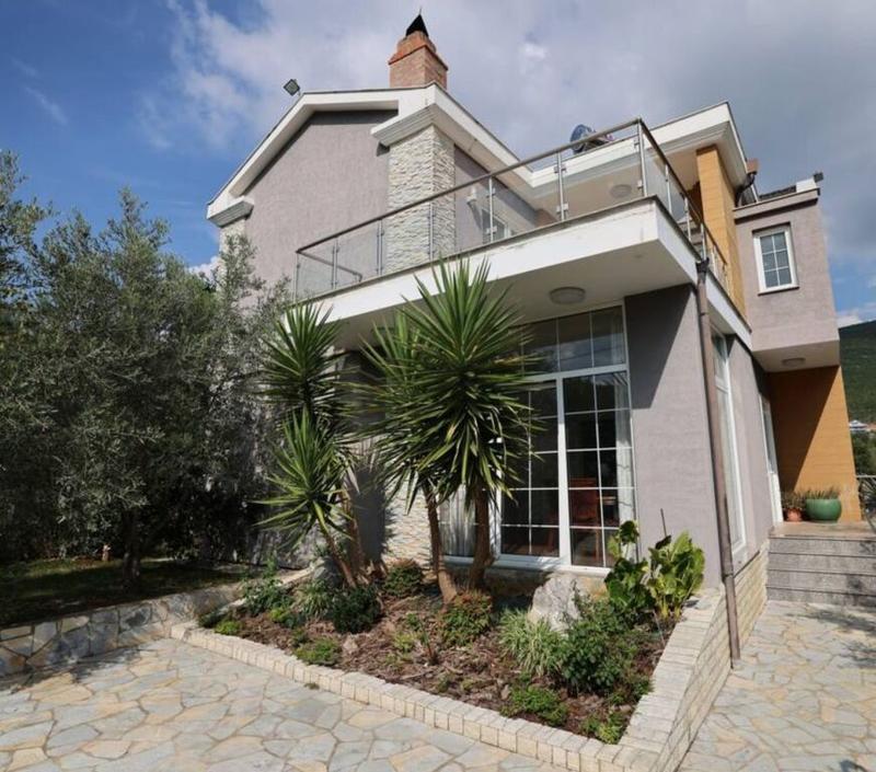 Villa for sale in Fondacioni Fundjavë Ndryshe, Tirana, 214 m²