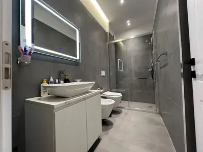 Apartament 1+1 në shitje në 21 Dhjetori, Tiranë, 69 m². Foto 8 nga 12