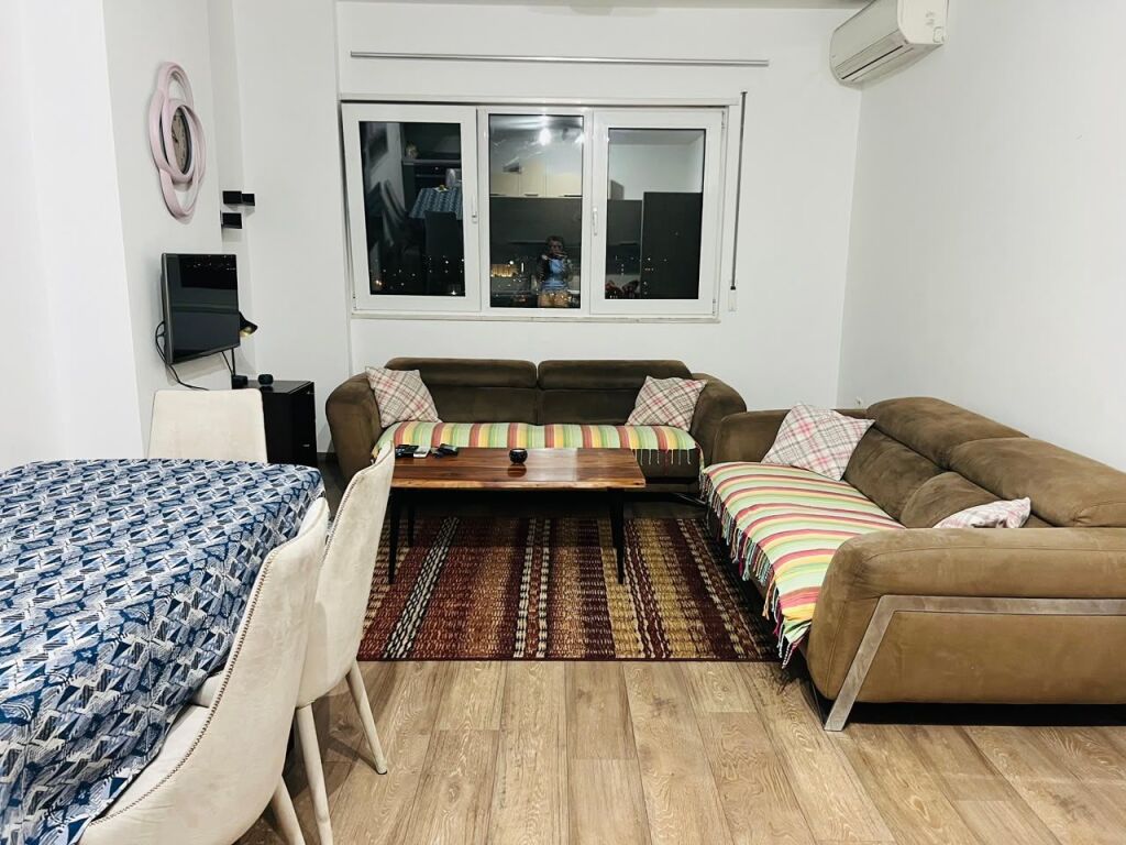 Appartamento 2+1 in affitto a Rruga Jordan Misja, Tirana, 90 m². Foto 1 di 3