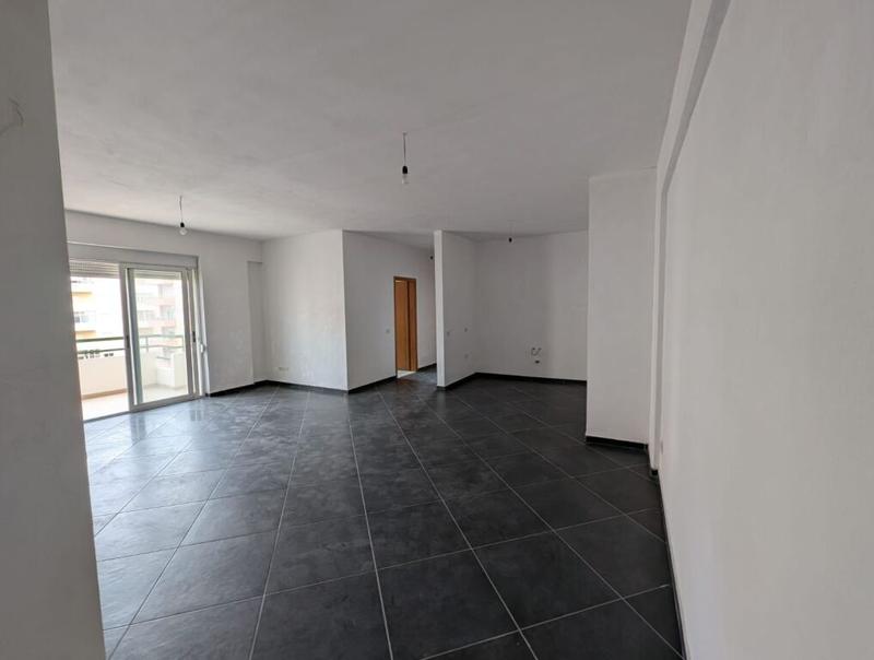 Apartament 2+1 në shitje në Rruga Gjergj Arianiti, Vlorë, 111 m²