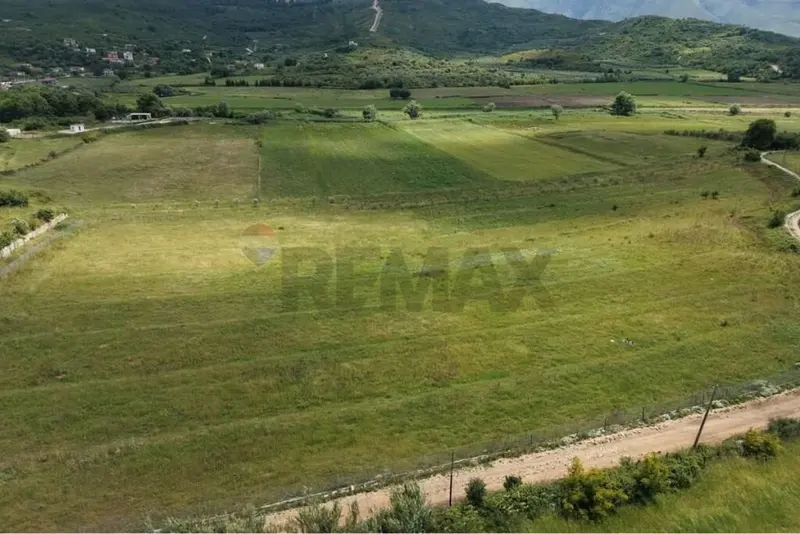 Tokë në shitje në Tragjas, Vlorë, 14 400 m²