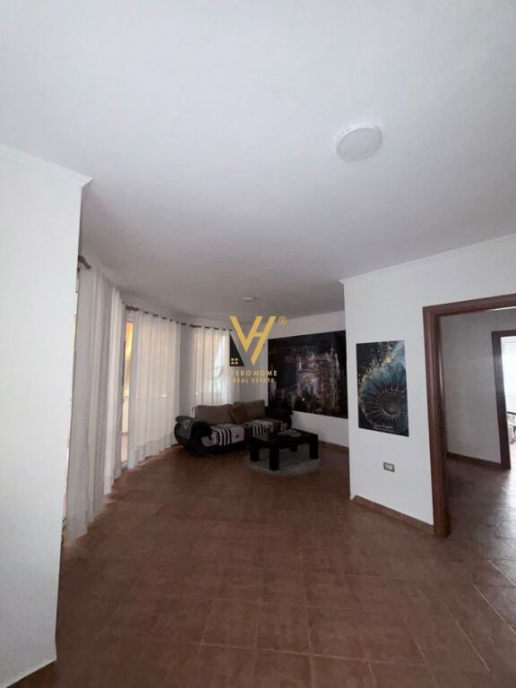 Apartament 4+1 në shitje në Yzberisht, Tiranë, 135 m²