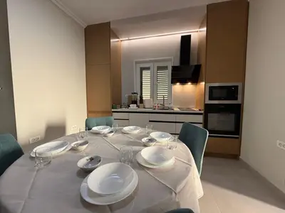 Apartament 2+1 me qera në Rruga Pjetër Budi, Tiranë, 100 m². Foto 2 nga 5