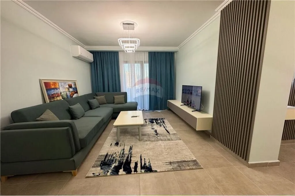 Apartament 2+1 me qera në Rruga Karl Gega, Tiranë, 100 m². Foto 1 nga 9