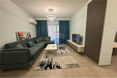 Apartament 2+1 me qera në Rruga Karl Gega, Tiranë, 100 m². Foto 1 nga 9